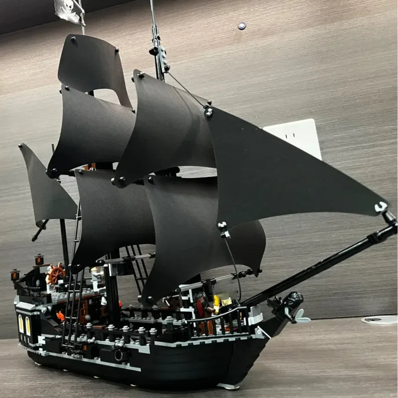 Black Pearl Pirate Ship Model - 875-Piece Building Block Set